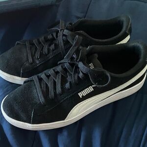 Puma Women's Black and White Sneakers